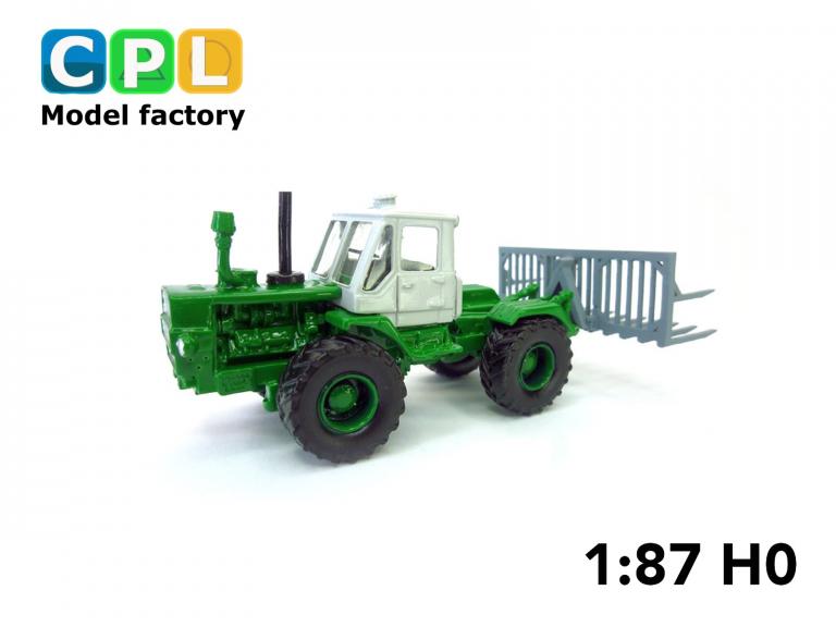 Set Traktor T150K grün weiss ohne Motorverkleidung + Silogabel T301 4m grau
